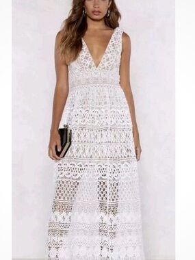 IVIVI White/nude lining Crochet Lace V-Neck Tiered Maxi Dress